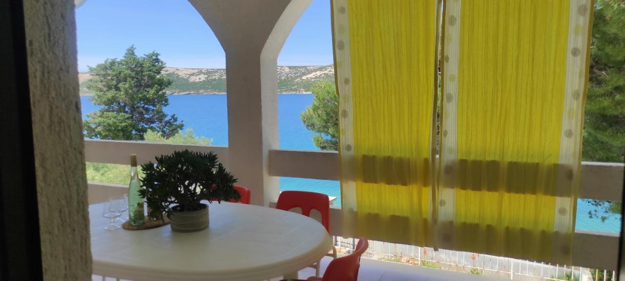 Sea Breeze Apartments With Private Beach And Boat Anchorage Stara Novalja Kültér fotó