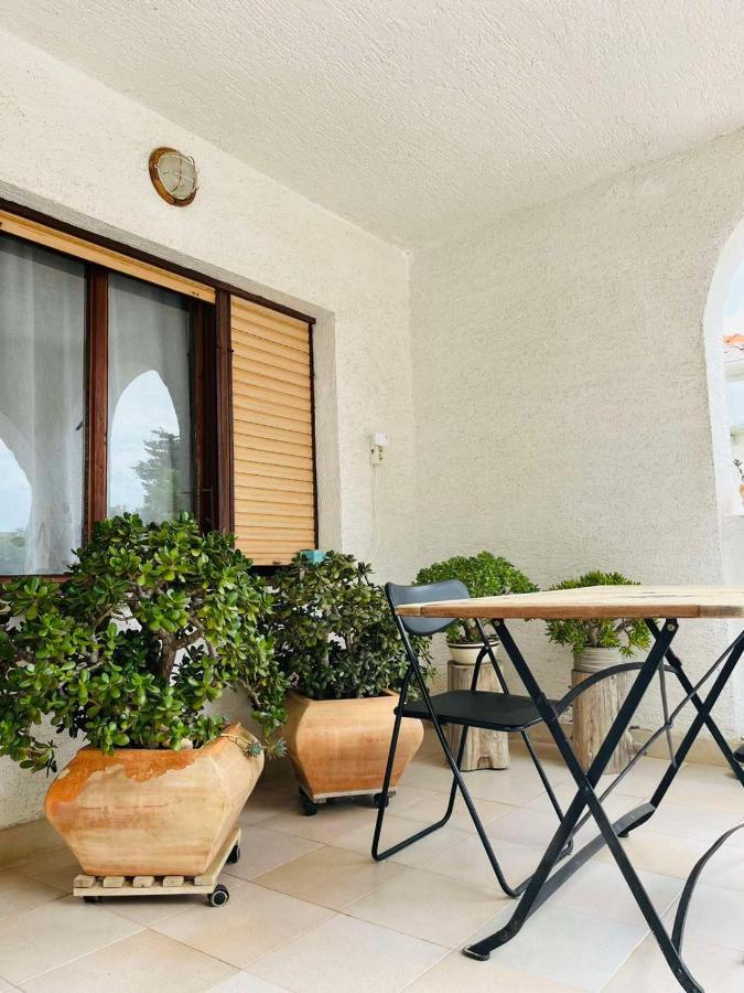 Sea Breeze Apartments With Private Beach And Boat Anchorage Stara Novalja Kültér fotó
