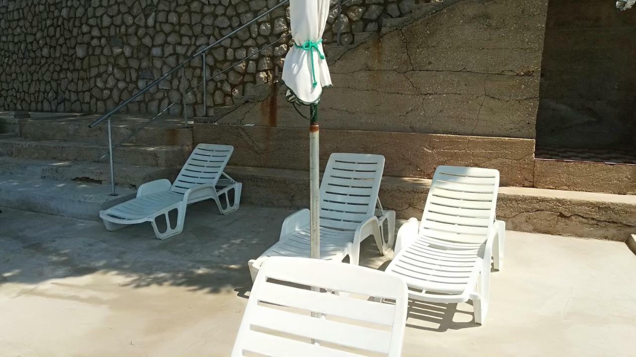 Sea Breeze Apartments With Private Beach And Boat Anchorage Stara Novalja Kültér fotó